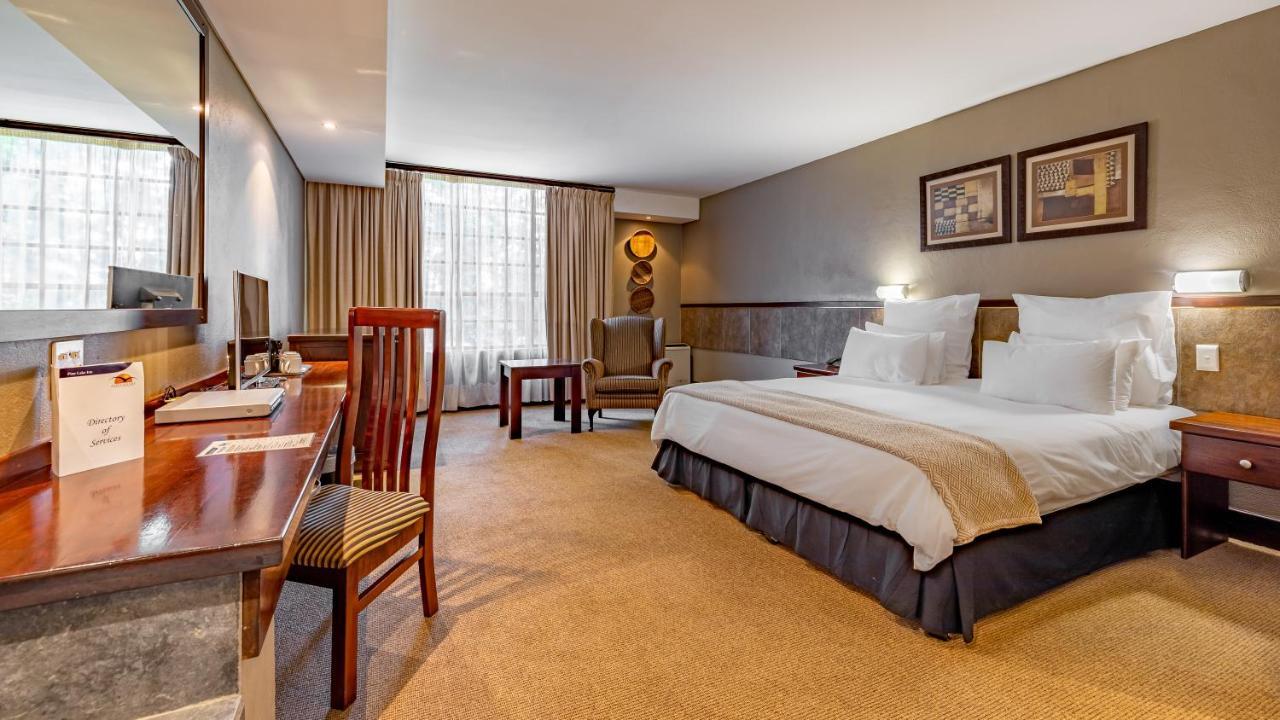 African Sky Hotels - Pine Lake Inn Witrivier Buitenkant foto