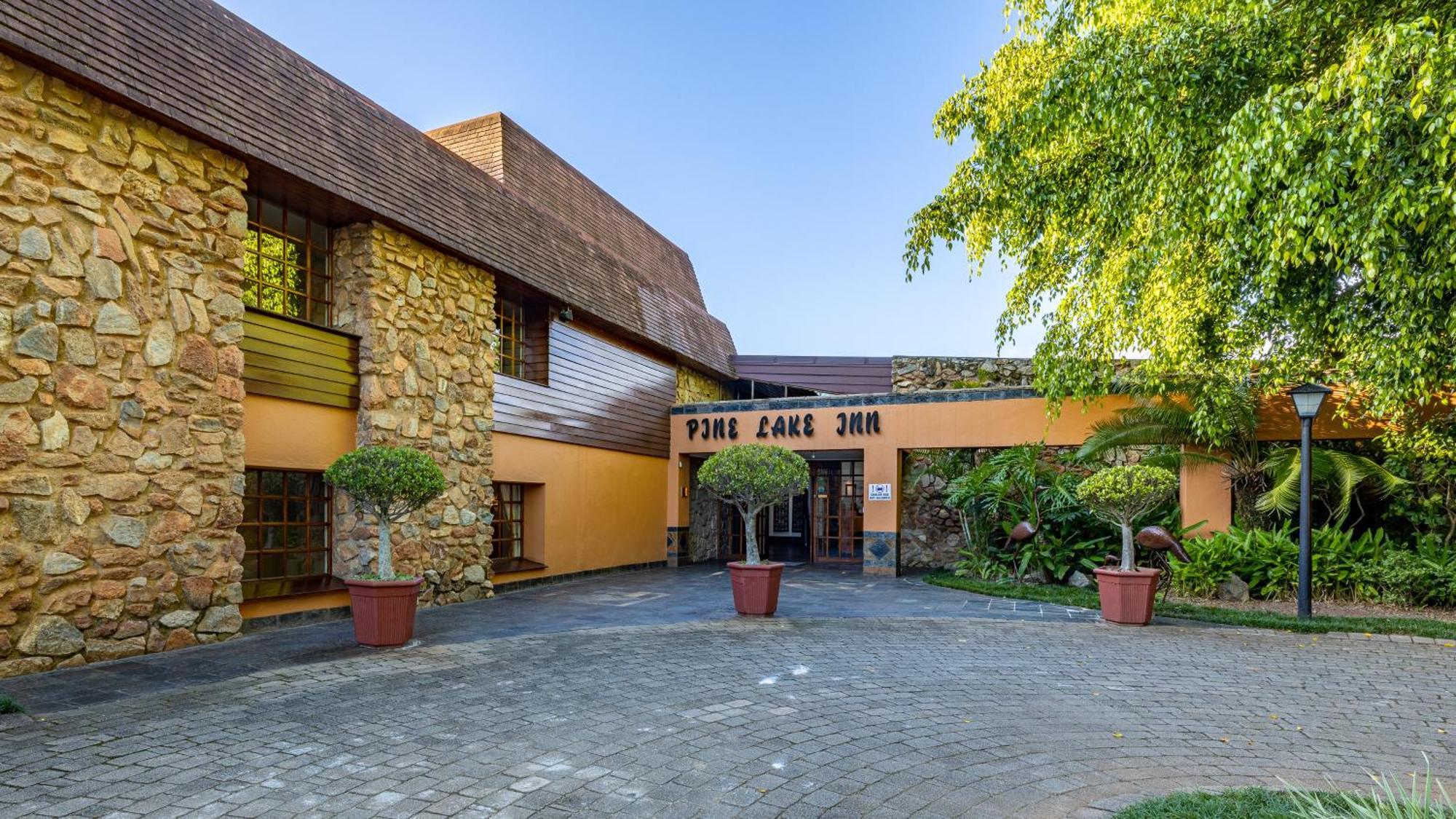 African Sky Hotels - Pine Lake Inn Witrivier Buitenkant foto