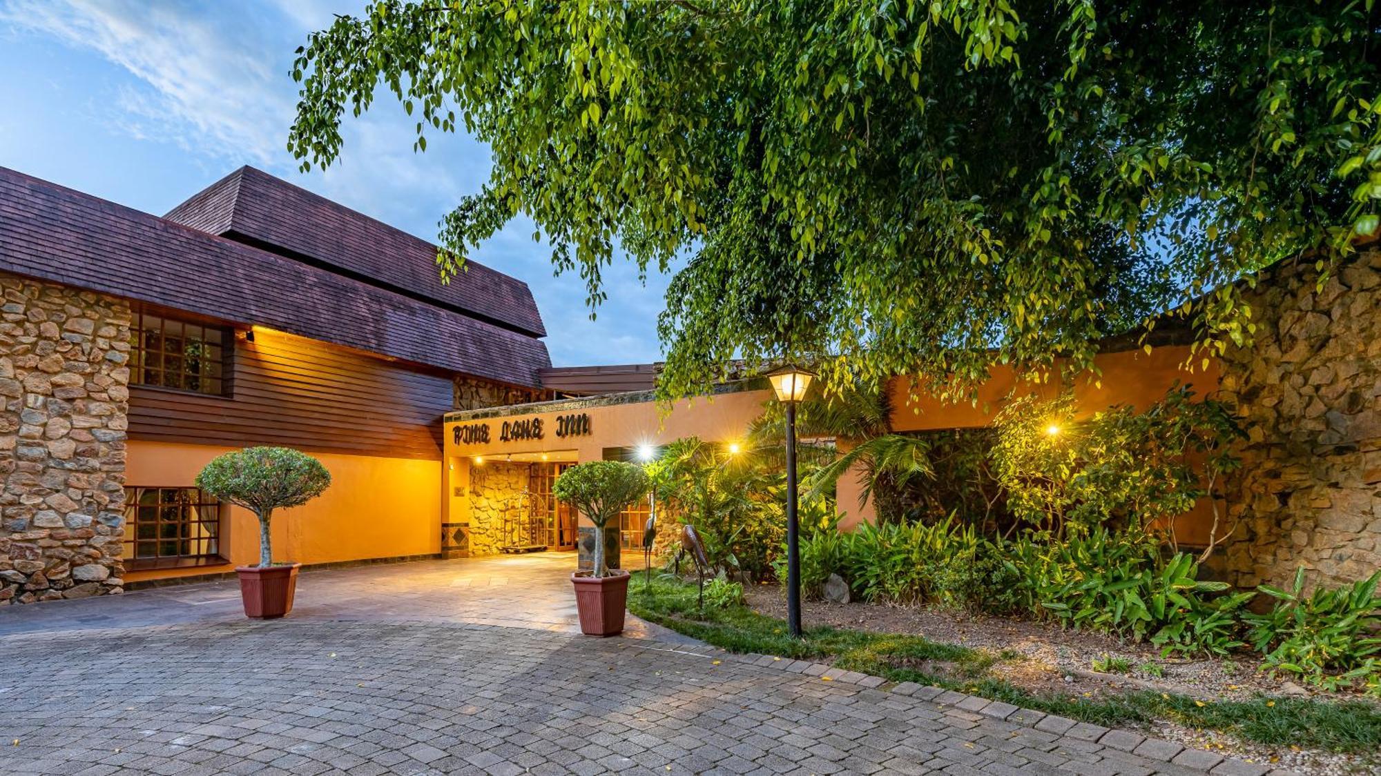 African Sky Hotels - Pine Lake Inn Witrivier Buitenkant foto