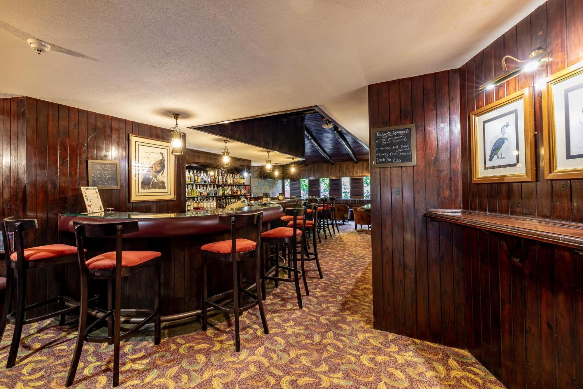 African Sky Hotels - Pine Lake Inn Witrivier Buitenkant foto